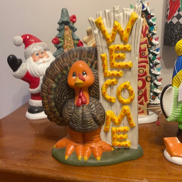 Handmade and hand painted Ceramic Turkey - Picture 1 of 1